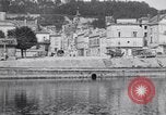 Immagine di prima guerra mondiale ha distrutto il ponte sul fiume Chateau-Thierry Francia, 1918, secondo 3 filmato di repertorio 65675029962