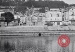 Immagine di prima guerra mondiale ha distrutto il ponte sul fiume Chateau-Thierry Francia, 1918, secondo 4 filmato di repertorio 65675029962