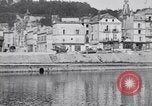 Immagine di prima guerra mondiale ha distrutto il ponte sul fiume Chateau-Thierry Francia, 1918, secondo 11 filmato di repertorio 65675029962
