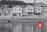 Immagine di prima guerra mondiale ha distrutto il ponte sul fiume Chateau-Thierry Francia, 1918, secondo 13 filmato di repertorio 65675029962