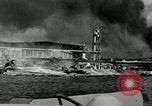 Standbild zerstörte Flugzeuge nach Angriff Pearl Harbor Hawaii USA, 1941, aus Sekunde 8 historischem Filmmaterial Videoclip 65675029980
