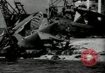 Standbild zerstörte Flugzeuge nach Angriff Pearl Harbor Hawaii USA, 1941, aus Sekunde 10 historischem Filmmaterial Videoclip 65675029980