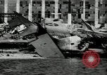 Standbild zerstörte Flugzeuge nach Angriff Pearl Harbor Hawaii USA, 1941, aus Sekunde 12 historischem Filmmaterial Videoclip 65675029980
