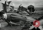 Standbild zerstörte Flugzeuge nach Angriff Pearl Harbor Hawaii USA, 1941, aus Sekunde 39 historischem Filmmaterial Videoclip 65675029980