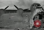 Standbild zerstörte Flugzeuge nach Angriff Pearl Harbor Hawaii USA, 1941, aus Sekunde 50 historischem Filmmaterial Videoclip 65675029980