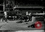 Standbild zerstörte Flugzeuge nach Angriff Pearl Harbor Hawaii USA, 1941, aus Sekunde 60 historischem Filmmaterial Videoclip 65675029980