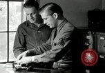 Standbild Fingerprint Detection United States USA, 1942, aus Sekunde 4 historischem Filmmaterial Videoclip 65675029982