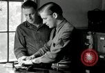 Standbild Fingerprint Detection United States USA, 1942, aus Sekunde 5 historischem Filmmaterial Videoclip 65675029982