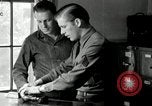 Standbild Fingerprint Detection United States USA, 1942, aus Sekunde 7 historischem Filmmaterial Videoclip 65675029982