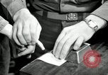 Standbild Fingerprint Detection United States USA, 1942, aus Sekunde 12 historischem Filmmaterial Videoclip 65675029982