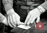 Standbild Fingerprint Detection United States USA, 1942, aus Sekunde 17 historischem Filmmaterial Videoclip 65675029982