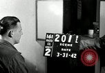 Standbild Fingerprint Detection United States USA, 1942, aus Sekunde 22 historischem Filmmaterial Videoclip 65675029982