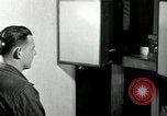 Standbild Fingerprint Detection United States USA, 1942, aus Sekunde 23 historischem Filmmaterial Videoclip 65675029982