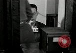 Standbild Fingerprint Detection United States USA, 1942, aus Sekunde 35 historischem Filmmaterial Videoclip 65675029982