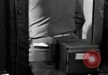 Standbild Fingerprint Detection United States USA, 1942, aus Sekunde 41 historischem Filmmaterial Videoclip 65675029982