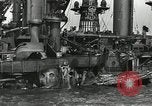 Image Réparations effectuées après l'attaque de Pearl Harbour Pearl Harbor Hawaii USA, 1941, de la seconde 41 séquences d'archives historiques vidéo 65675029994