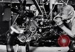 Immagine di Assemblare le parti di ricambio delle automobili Michigan United States USA, 1938, secondo 48 filmato di repertorio 65675029998