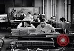 Image conceptions de voitures Ford Dearborn Michigan USA, 1938, de la seconde 10 séquences d'archives historiques vidéo 65675030002