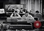 Image conceptions de voitures Ford Dearborn Michigan USA, 1938, de la seconde 11 séquences d'archives historiques vidéo 65675030002