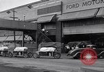 Image wagons de service alimentaire Dearborn Michigan USA, 1946, de la seconde 6 séquences d'archives historiques vidéo 65675030014