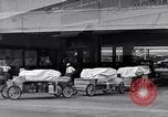 Image wagons de service alimentaire Dearborn Michigan USA, 1946, de la seconde 8 séquences d'archives historiques vidéo 65675030014