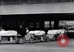 Image wagons de service alimentaire Dearborn Michigan USA, 1946, de la seconde 11 séquences d'archives historiques vidéo 65675030014
