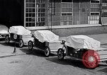 Image wagons de service alimentaire Dearborn Michigan USA, 1946, de la seconde 23 séquences d'archives historiques vidéo 65675030014