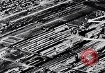 Immagine di Linea di assemblaggio in produzione Dearborn Michigan USA, 1946, secondo 10 filmato di repertorio 65675030017