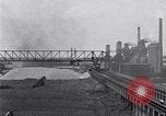 Standbild Ford Model T-Werk in Aktion United States USA, 1923, aus Sekunde 27 historischem Filmmaterial Videoclip 65675030024