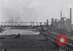 Standbild Ford Model T-Werk in Aktion United States USA, 1923, aus Sekunde 28 historischem Filmmaterial Videoclip 65675030024