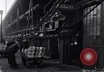 Standbild Ford Model T-Werk in Aktion United States USA, 1923, aus Sekunde 55 historischem Filmmaterial Videoclip 65675030024