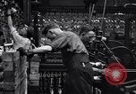 Standbild Montagelinie United States USA, 1923, aus Sekunde 6 historischem Filmmaterial Videoclip 65675030025