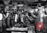 Standbild Montagelinie United States USA, 1923, aus Sekunde 58 historischem Filmmaterial Videoclip 65675030025