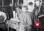 Image Ligne de montage finale Ford modèle T United States USA, 1923, de la seconde 17 séquences d'archives historiques vidéo 65675030027