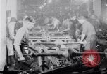 Image Ligne de montage finale Ford modèle T United States USA, 1923, de la seconde 21 séquences d'archives historiques vidéo 65675030027