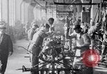 Image Ligne de montage finale Ford modèle T United States USA, 1923, de la seconde 33 séquences d'archives historiques vidéo 65675030027