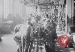 Image Ligne de montage finale Ford modèle T United States USA, 1923, de la seconde 39 séquences d'archives historiques vidéo 65675030027
