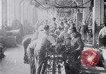 Image Ligne de montage finale Ford modèle T United States USA, 1923, de la seconde 42 séquences d'archives historiques vidéo 65675030027