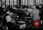 Image Ligne de montage finale Ford modèle T United States USA, 1923, de la seconde 50 séquences d'archives historiques vidéo 65675030027