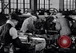 Image Ligne de montage finale Ford modèle T United States USA, 1923, de la seconde 51 séquences d'archives historiques vidéo 65675030027