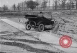 Standbild Ford Auto getestet United States USA, 1923, aus Sekunde 7 historischem Filmmaterial Videoclip 65675030028