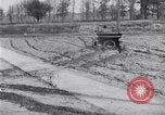 Standbild Ford Auto getestet United States USA, 1923, aus Sekunde 10 historischem Filmmaterial Videoclip 65675030028