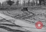 Standbild Ford Auto getestet United States USA, 1923, aus Sekunde 14 historischem Filmmaterial Videoclip 65675030028