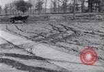 Standbild Ford Auto getestet United States USA, 1923, aus Sekunde 17 historischem Filmmaterial Videoclip 65675030028