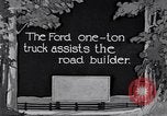 Standbild Ford Auto getestet United States USA, 1923, aus Sekunde 19 historischem Filmmaterial Videoclip 65675030028