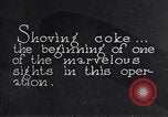 Immagine di Coke caricato su una nave Michigan United States USA, 1927, secondo 36 filmato di repertorio 65675030030