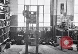 Standbild unordentlich garage Michigan United States USA, 1927, aus Sekunde 54 historischem Filmmaterial Videoclip 65675030031
