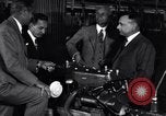Standbild Modell-A-Motor United States USA, 1927, aus Sekunde 39 historischem Filmmaterial Videoclip 65675030032