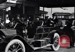 Standbild Chauffeur Automobil Dearborn Michigan USA, 1922, aus Sekunde 7 historischem Filmmaterial Videoclip 65675030039