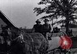Image wagon-citerne à chevaux Dearborn Michigan USA, 1922, de la seconde 10 séquences d'archives historiques vidéo 65675030054